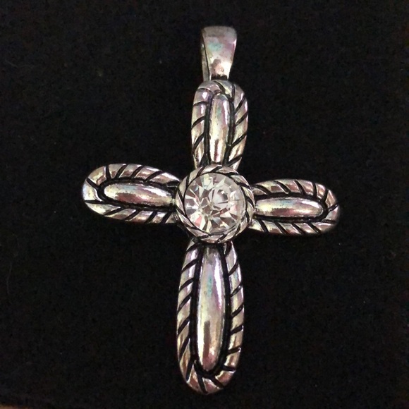 Beautiful New Without Tags Silver Tone Cross Pendant (* Pendant Only*) - Picture 5 of 5